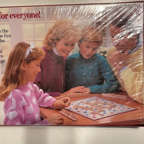 NEW 1989 Vintage Scrabble Crossword Board Game Milton Bradley Original Plastic - Picture 3 of 4
